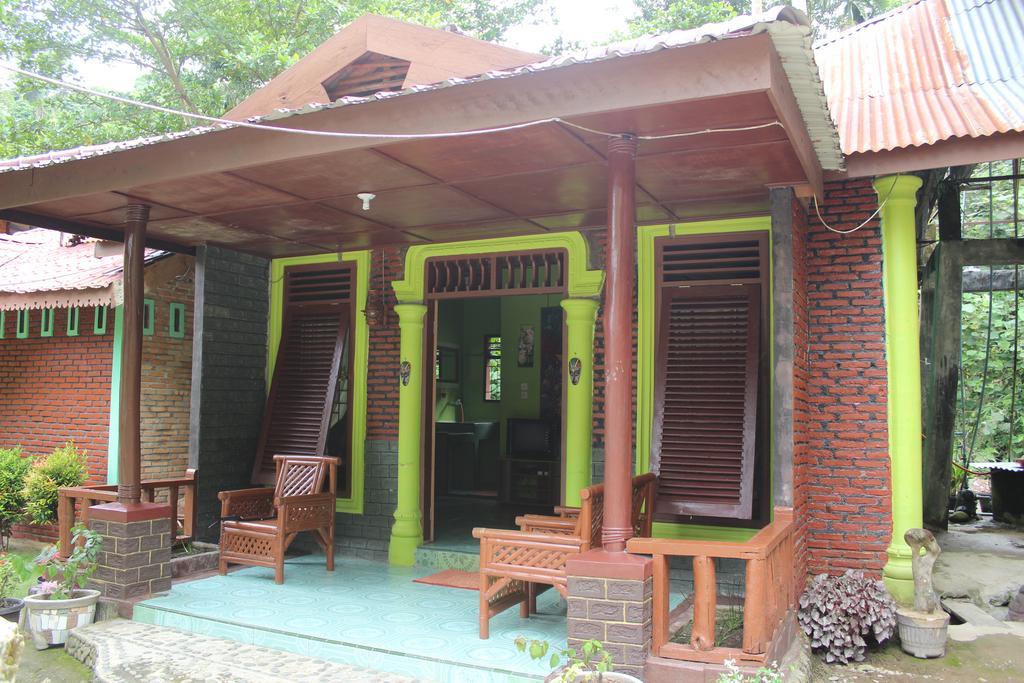 Rain Forest Guest House And Jungle Trekking Bukit Lawang Dış mekan fotoğraf